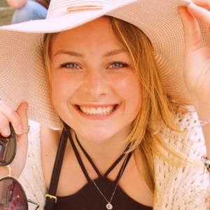 Meet your Posher, Anna